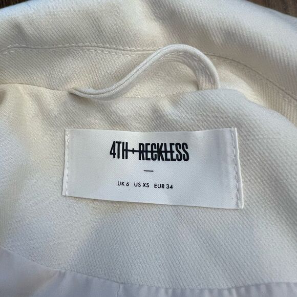 4TH & RECKLESS NWT
Alma Side Tie Blazer In Cream Blazer and Pants Set. Size XL - Picture 7 of 16